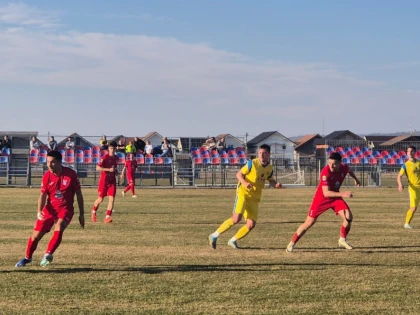 Start în play-off-out-ul Ligii a III-a la fotbal: Pecica are misiune în Valea Jiului, derby arădean la debut!