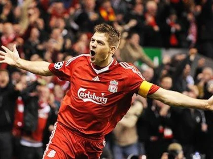 STEVEN GERRARD PARASESTE LIVERPOOL LA FINALUL SEZONULUI