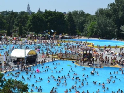 Ștrandul Neptun, vizitat de peste 20.000 de arădeni, la acest final de săptămână
