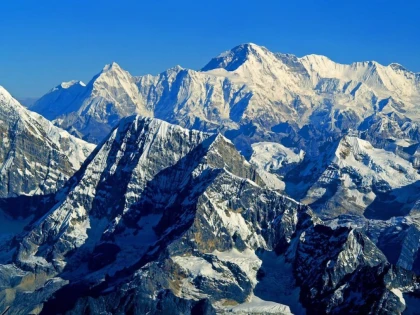 Stratul mic de zăpadă de pe Himalaya ameninţă aprovizionarea cu apă a milioane de oameni