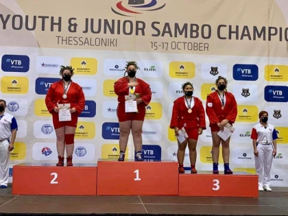 Studentă a Universităţii Aurel Vlaicu din Arad, Bianca Prodan este campioană mondială de junioare la sambo! (FOTO)