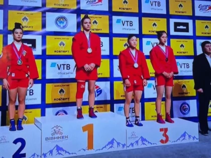 „Studenta” Anamaria Vladu este vicecampioană mondială de tineret la sambo!