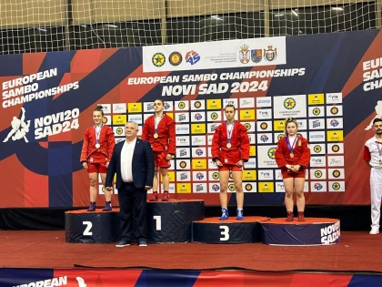 „Studenta” Carolina Szabo a luat bronzul european de tineret la sambo