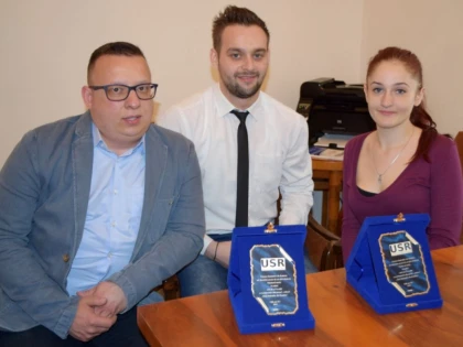 STUDENȚI AI UNIVERSITĂȚII AUREL VLAICU, PREMIAȚI LA GALA USR