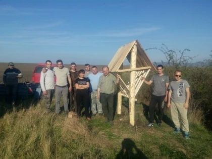 Studenți ai UVVG și elevi de la Liceul Forestier, implicați în amenajarea fondurilor de vânătoare