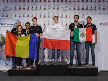 STUDENTI ROMANI, PREMIATI LA VIENA PENTRU ROBOTII CONSTRUITI