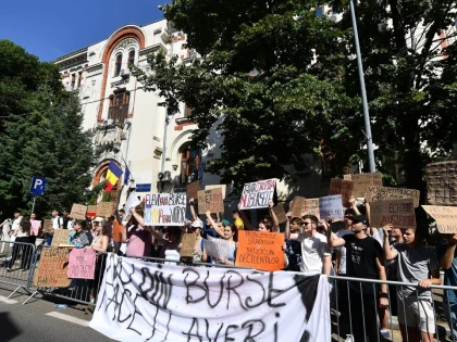 Studenții anunță protest în Piața Victoriei împotriva reducerii bugetului pentru educație