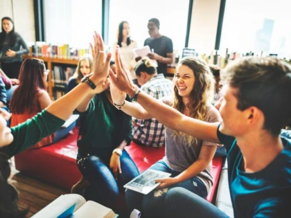 Studenții încep oficial, marți, cursurile anului universitar 2019-2020