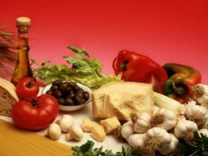 STUDIU: DIETA MEDITERANEANA REDUCE RISCUL DE CANCER LA PROSTATA