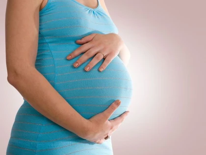 STUDIU: FEMEILE CARE LUCREAZA MAI MULT DE 40 DE ORE PE SAPTAMANA RAMAN INSARCINATE MAI GREU