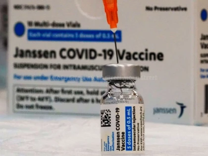 SUA limitează utilizarea vaccinului de la Johnson&Johnson din cauza riscului de tromboză