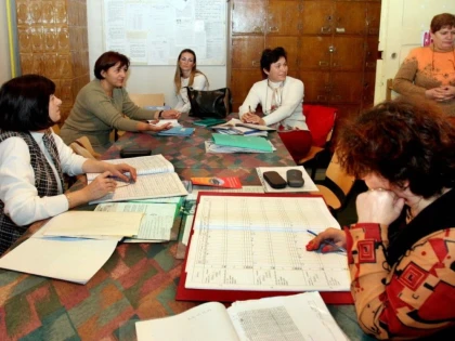 SUB JUMATATE DINTRE CANDIDATI AU PROMOVAT DEFINITIVATUL IN JUDETUL ARAD