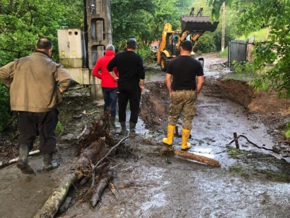 Subprefectul Marius Sulincean: Încercăm să găsim soluții rapide pentru inundațiile din comuna Săvârșin