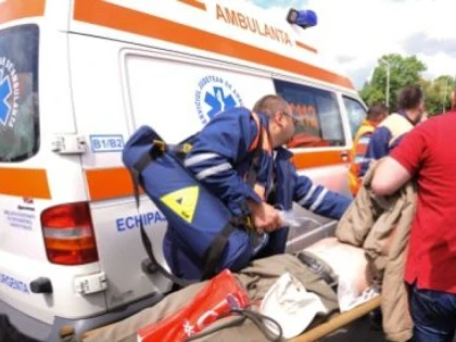 SUPARAT CA L-A PARASIT IUBITA, UN BARBAT DIN ARAD A INCERCAT SA SE SINUCIDA