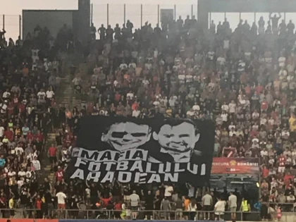 Suporterii au scandat împotriva lui Meszar și Falcă, la Supercupa României