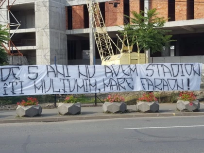 Suporterii UTA-ei nu îl iartă pe Falcă. Banner sugestiv, la stadion