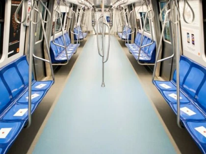 SURPRIZE PLACUTE PENTRU BUCURESTENII CARE VOR CALATORI ASTAZI CU METROUL: "SCRISORI CALATOARE IN METROU" LA CEA DE A DOUA EDITIE