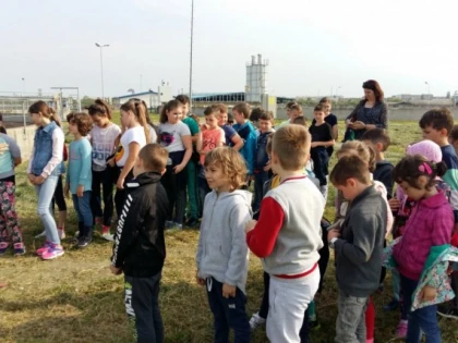 Sute de elevi arădeni au vizitat Uzina de Apă și Stația de Epurare, în cadrul programului “Școala Altfel”