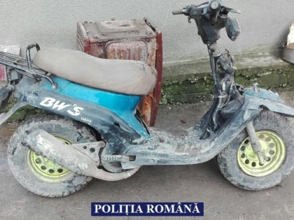 Tânăr din Lipova, prins după ce a furat un motoscuter și l-a condus fără permis