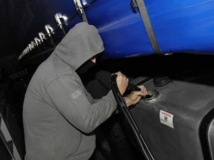 Tânăr din Socodor, prins după ce a furat 245 de litri de motorină