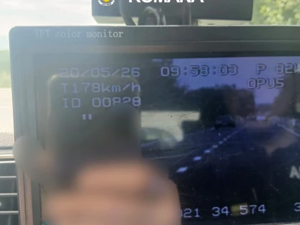 Tânăr prins cu 178 km/h pe un drum județean din Arad. Șoferul începător a rămas fără permis pentru 150 de zile