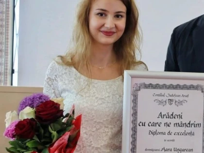 Tânăra artistă Mara Ungurean a primit diploma „Arădeni cu care ne mândrim”