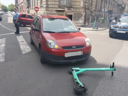 Tânără de 19 ani din Italia, acroșată de o mașină în timp ce circula cu tricicleta în centrul Aradului