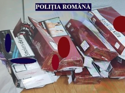Tânără din Curtici, prinsă în timp ce vindea țigări de contrabandă