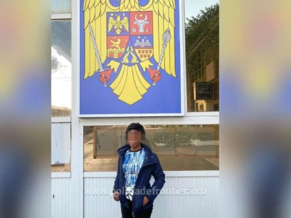Tânără din Ghana cu documentele de călătorie ale altei persoane, depistată la Punctul de Trecere a Frontierei Curtici