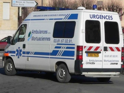 TANARUL ROM BATUT CU BESTIALITATE IN FRANTA A FOST EXTERNAT
