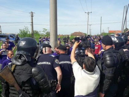 Ţarc pentru fanii lui Poli, la Şiria. Derby-ul Vestului, fără galerii!