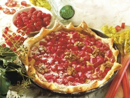 TARTA CU NUCI SI COACAZE