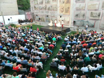 TEATRUL DE VARA ETHOS SE DESCHIDE CU O LANSARE DE CARTE