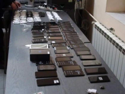 Telefoane mobile în valoare de peste 50.000 lei, confiscate de jandarmii arădeni