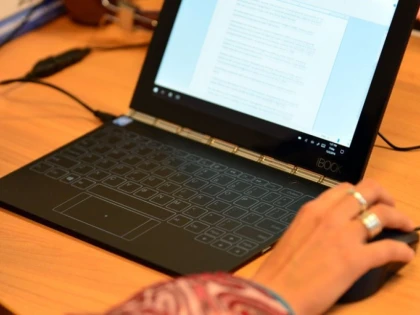 Telefonul, laptopul și televizorul ne pot spiona. Cum ne pot înregistra aceste dispozitive fără voia noastră
