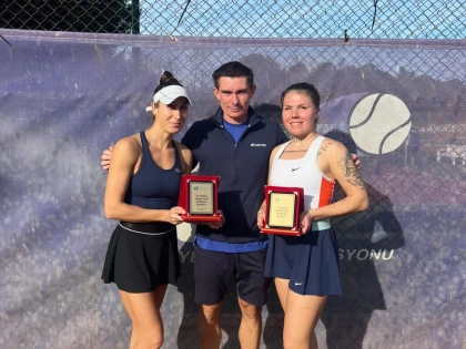 Tenismena Cristina Dinu, de la Sportsin Arad, a fost finalistă la dublu în Antalya