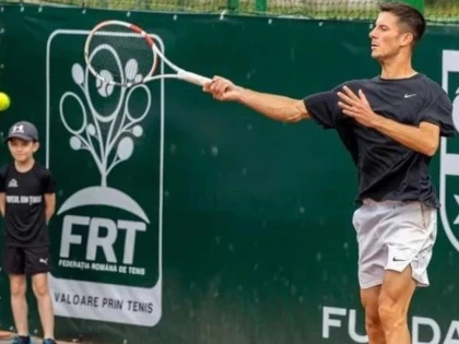 Tenismenul român Vlad Dancu s-a calificat în semifinalele turneului ITF de la Arad