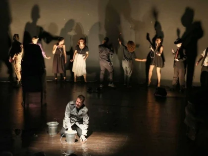 Tentații teatrale în prag de primăvară. Programul lunii martie la Teatrul Clasic ,,Ioan Slavici” Arad