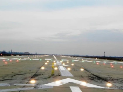 Terenul discordiei între PNL și USR  a aterizat în curtea Aeroportului