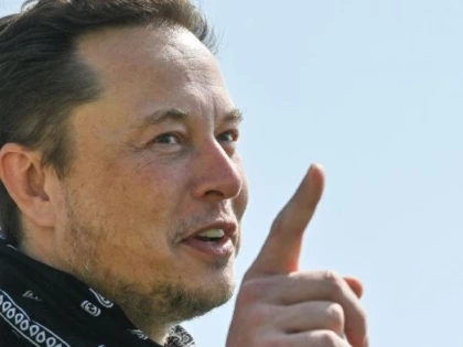 Tesla a devenit a 5-a companie care depășește valoarea de 1 trilion de dolari