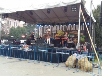 TEST DE SONORIZARE: ”CRĂCIUN FERICIT!”, LA FESTIVALUL ĂSTA DE VIN DIN 2016