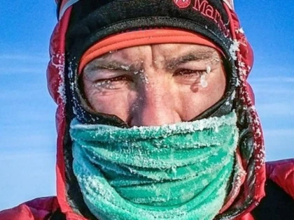 Tibi Ușeriu, în continuare pe locul I în iadul de gheață. Irlandezul de pe locul II a abandonat