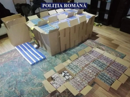 Țigări, arme și rujuri de contrabandă, confiscate în urma unei percheziții în Cuvin
