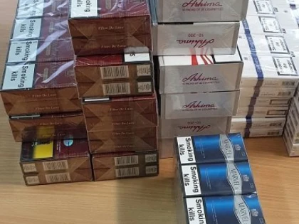 Țigări de contrabandă, depistate de polițiști în Piața Mihai Viteazul