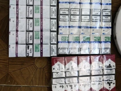 Țigări de contrabandă, depistate de polițiști în Piața Mihai Viteazul și la Zimand