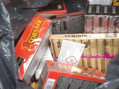 Țigări de contrabandă și materiale pirotehnice, confiscate de jandarmi