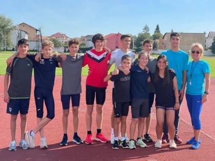 Tinerii atleți s-au remarcat la Cupa Aradului: Denise Bejan, desemnată cea mai valoroasă sportivă!