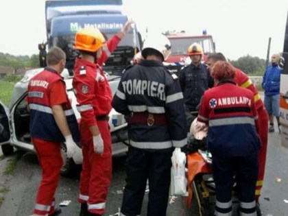 TIR DIN ARAD, IMPLICAT INTR-UN GRAV ACCIDENT PE DN6. UN COPIL DE UN AN A MURIT