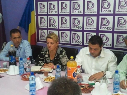 TITIRIGA SI GUTU AU PLECAT CU NEAMURILE LA PDL 