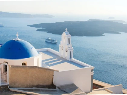 Tot mai puțini turiști aleg Santorini. Scădere de până la 25% a sosirilor de vizitatori străini